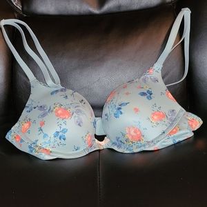 SALE, NWT, GORGEOUS VICTORIA'S SECRET PUSHUP BRA! SIZE 32A!